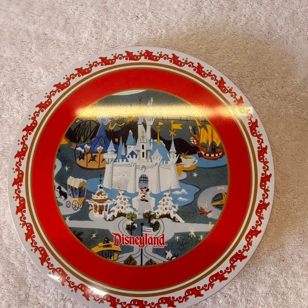 Disney multi Dinnerware